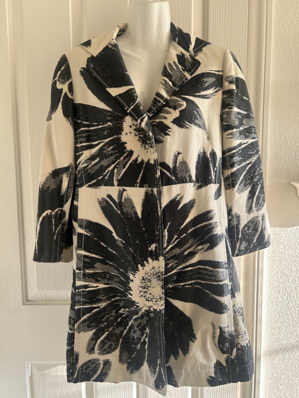 Per Se Black and White Floral Trench Coat